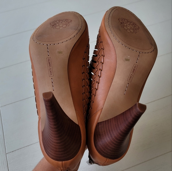 🆕️ Vince Camuto Brick Cutout Acha Leather Sandal - Picture 11 of 16